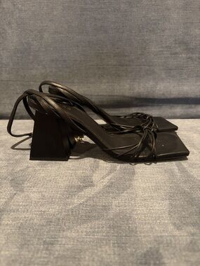 ALOHAS Black Strappy Square-Toe and Block Heels -Sz 39